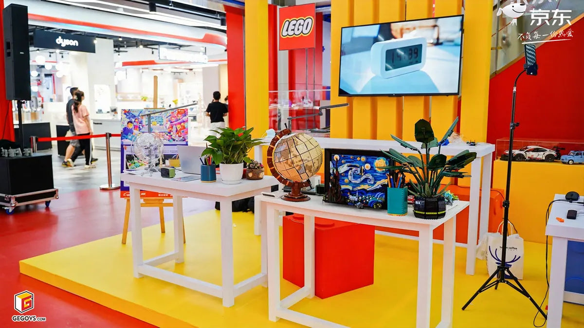 JD.com 1:1 Designer Desktop — Custom MOC by G.S for CLICK STUDIO | 京東1:1樂高設計師桌面