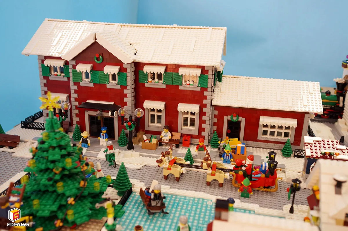 Winter Train Station & Christmas Town — Custom MOC by G.S for CLICK STUDIO | 冬季火車站聖誕小鎮